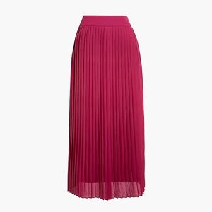 NWT 🍷colored pleated skirt